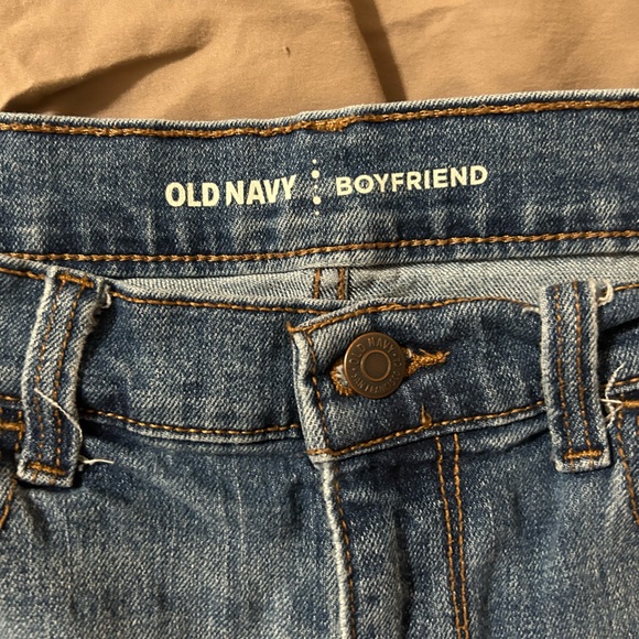 Old Navy. Denim shorts. Size 8. - Picture 3 of 4